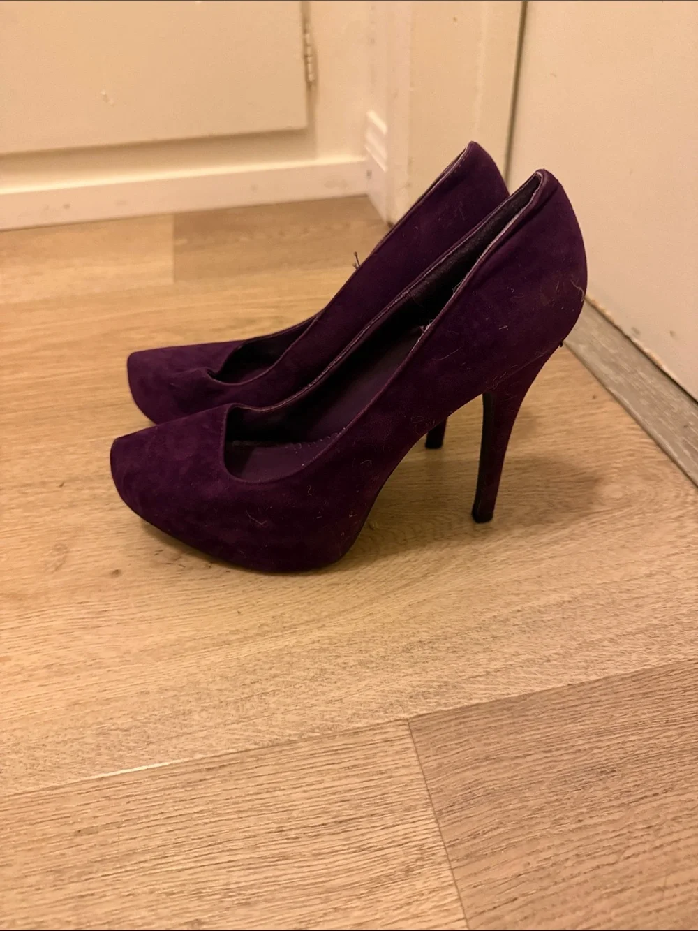 Qupid Plum Suede Pointed-Toe Pumps